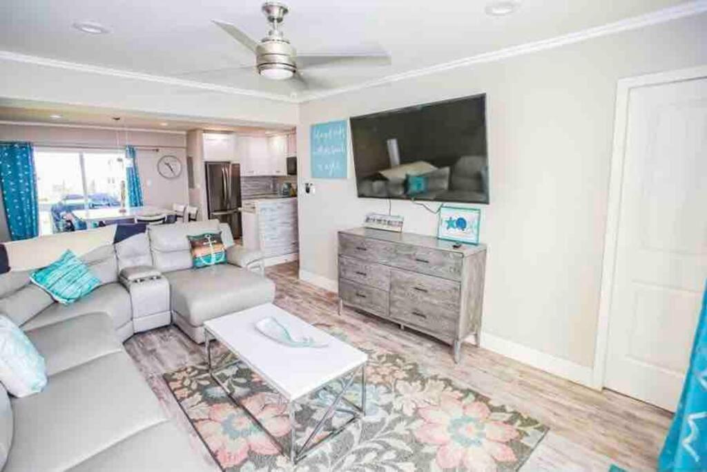 Beachfront Retreat! 3 Steps To Walkover! Surfside Beach Exterior foto